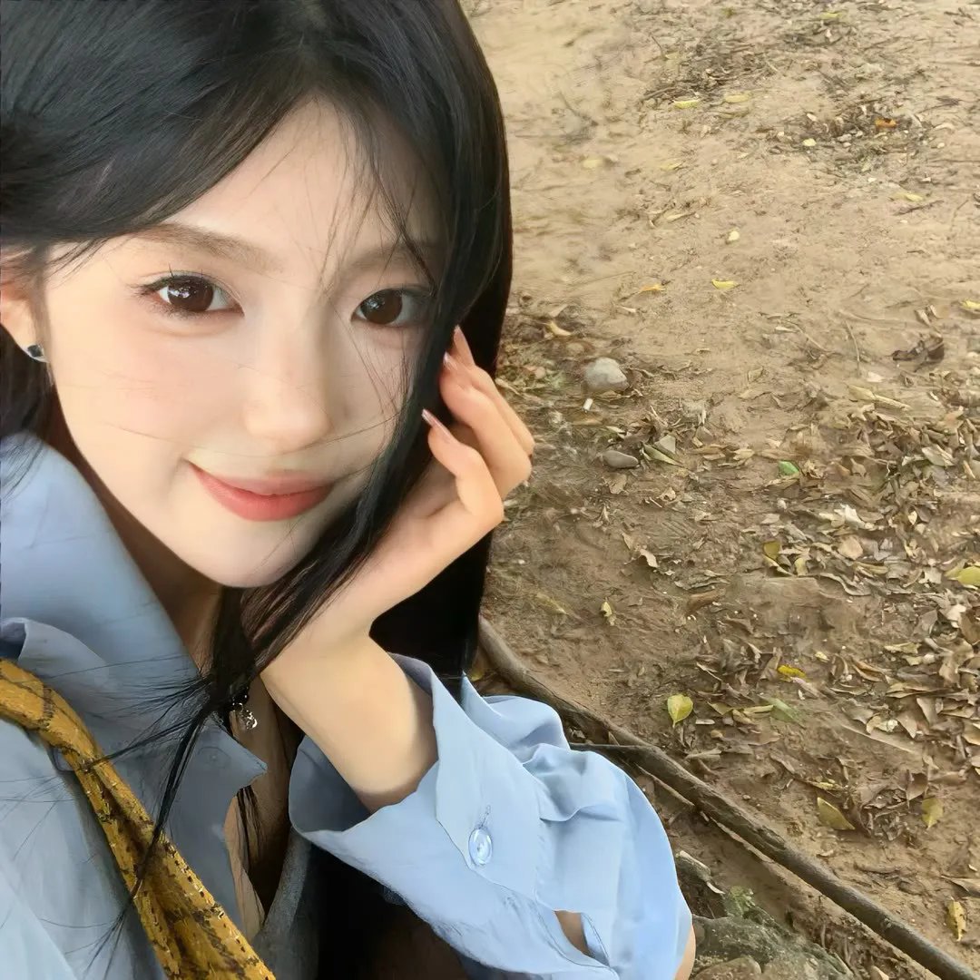 昂首挺胸
